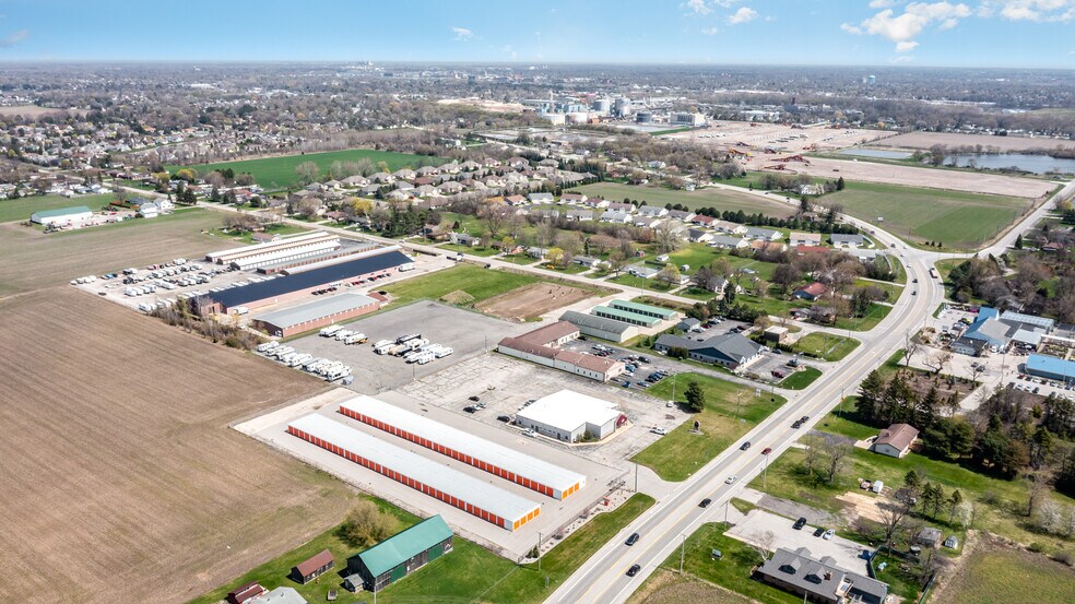 More Photos Of 6006 Westside Saginaw Rd, Bay City Office For Sale