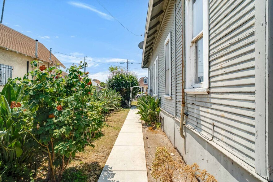 More Photos Of 3019 Baldwin St, Los Angeles Apartments For Sale