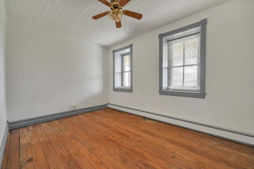 More Photos Of 349 Huffs Church Rd, Mertztown Restaurant For Sale