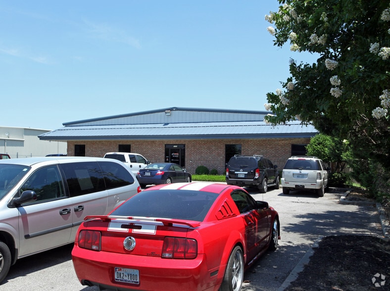 More Photos Of 1220 Big Orange, Cordova Warehouse For Lease