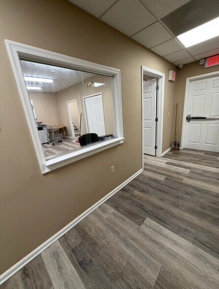 More Photos Of 66 Buck Rd, Southampton Medical For Lease