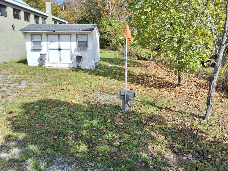 More Photos Of 2 Center St, Jeffersonville General Retail For Sale