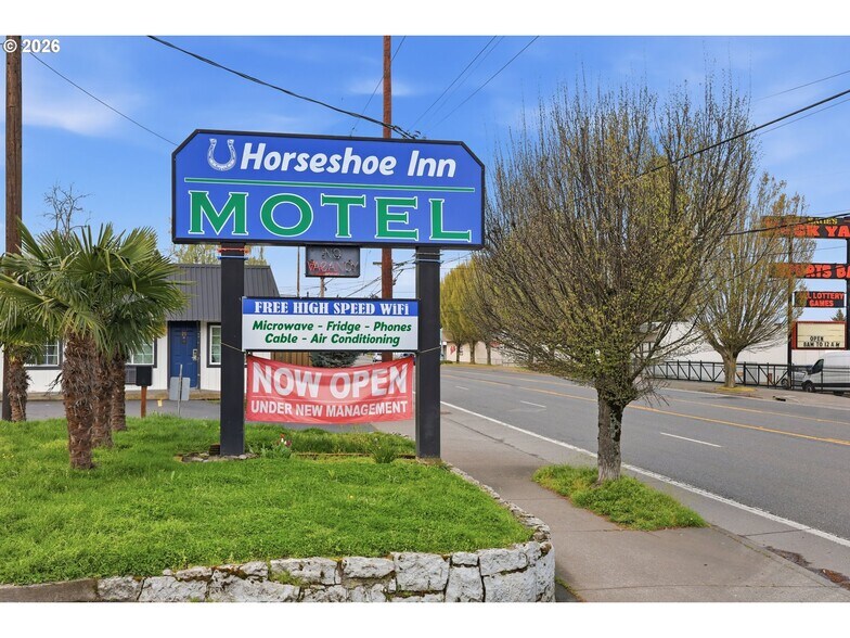 More Photos Of 11324 NE Sandy Blvd, Portland Hotel For Sale
