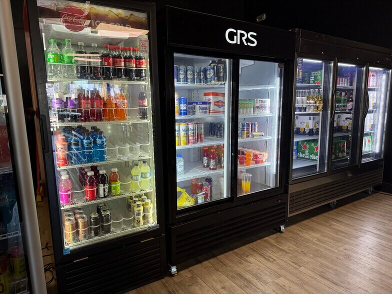 More Photos Of 300 SW 17th Ave, Miami Fast Food For Lease