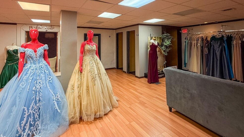 More Photos Of 216 Jericho Tpke, Floral Park Storefront Retail Office For Lease