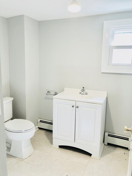 More Photos Of 1068 North St, Greenwich Storefront For Lease