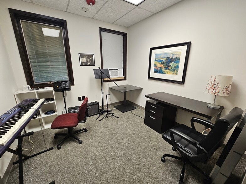 More Photos Of 2365 Pleasantdale Rd, Doraville Office For Sale