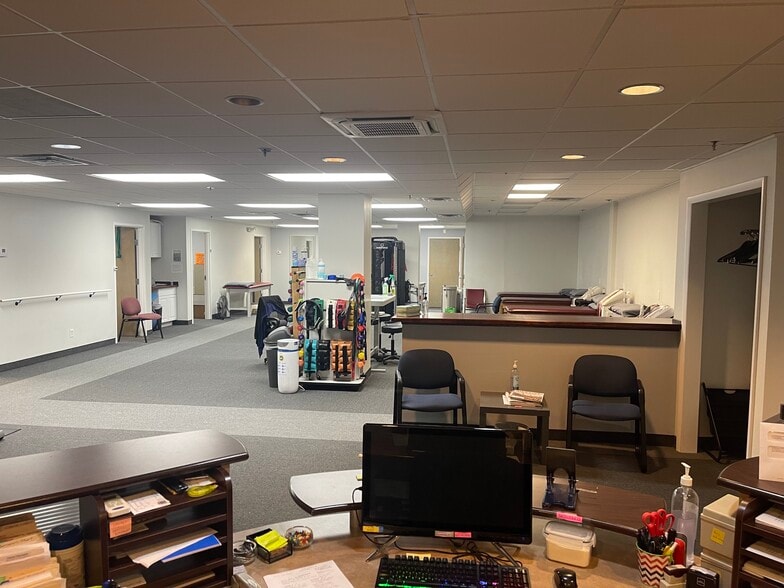 More Photos Of 561 Cranbury Rd, East Brunswick Medical For Sale