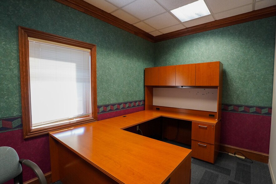 More Photos Of 179 Fairfield Ave, Dayton Office For Sale