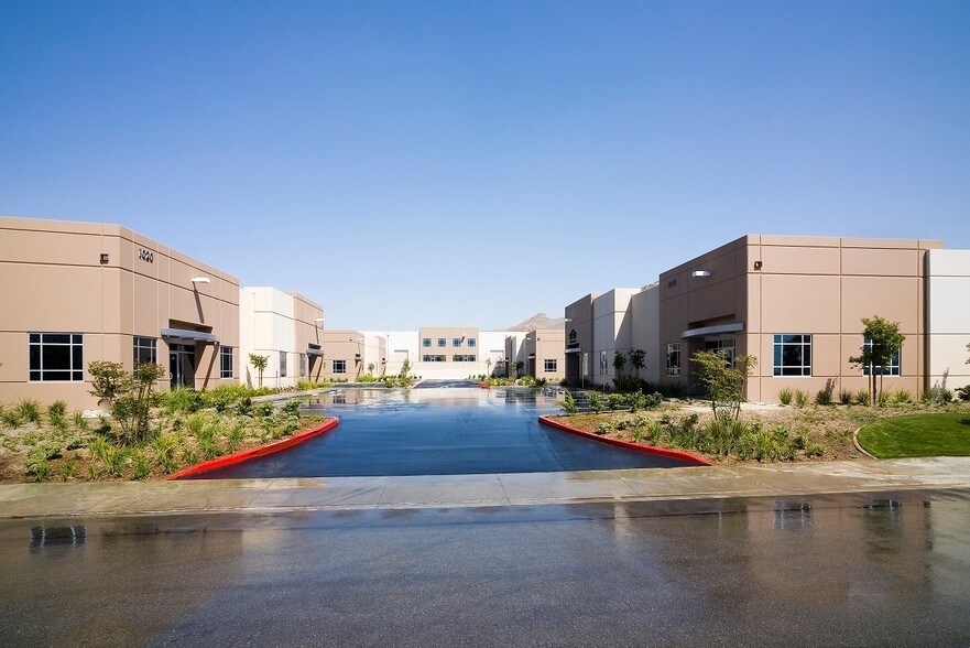 More Photos Of 766 Palmyrita Ave, Riverside Distribution For Lease