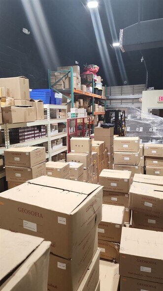 More Photos Of 1845 NW 112th Ave, Miami Light Manufacturing For Sale