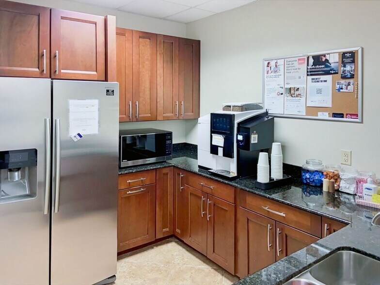 More Photos Of 1716 Briarcrest Dr, Bryan Coworking Space