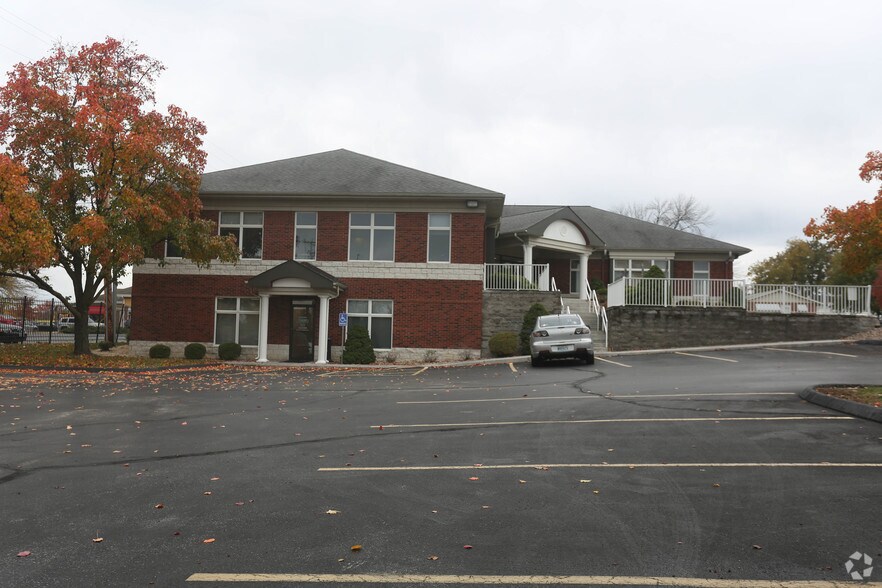More Photos Of 103 Church St, O'Fallon Medical For Lease