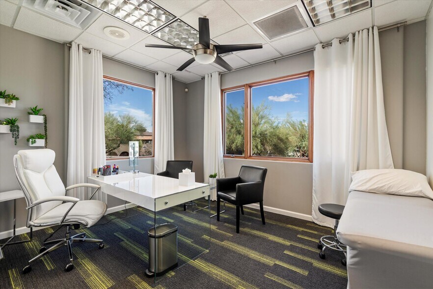 More Photos Of 8712 E Vista Bonita Dr, Scottsdale Medical For Sale