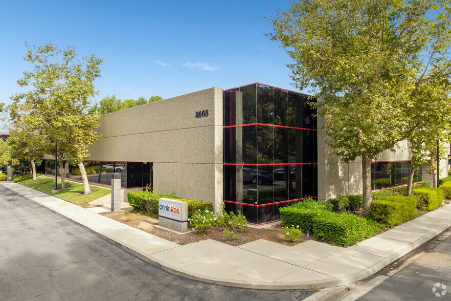 More Photos Of 2665 Park Center Dr, Simi Valley Warehouse For Lease