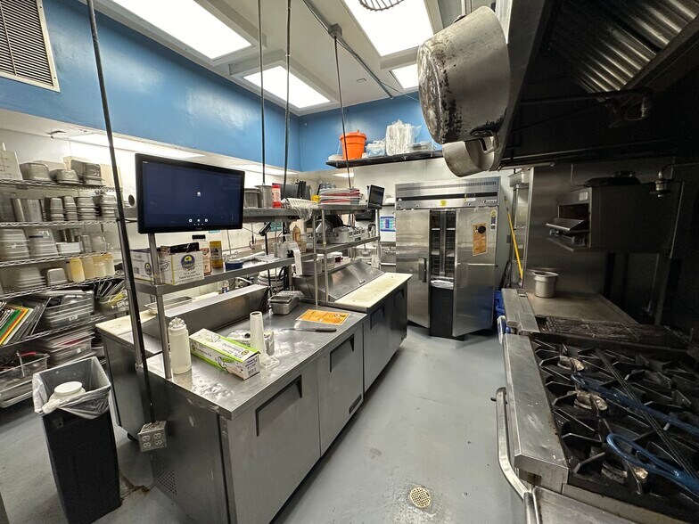 More Photos Of 2538-2540 Hyperion Ave, Los Angeles Restaurant For Lease