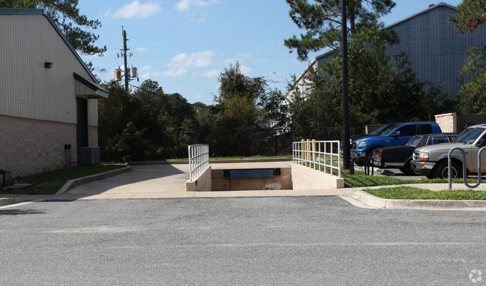 More Photos Of 6973 Highway Ave, Jacksonville Warehouse For Sale