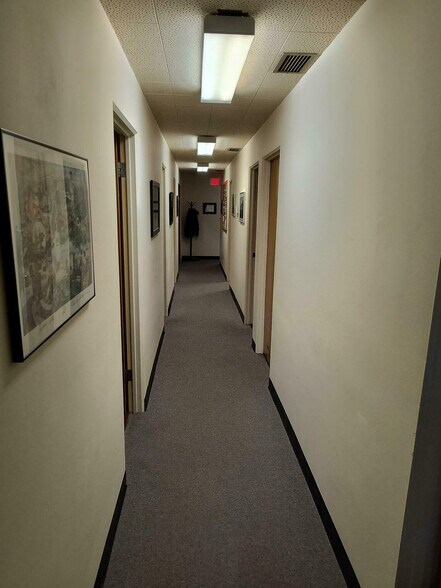 More Photos Of 8146 Calumet Ave, Munster Office For Lease