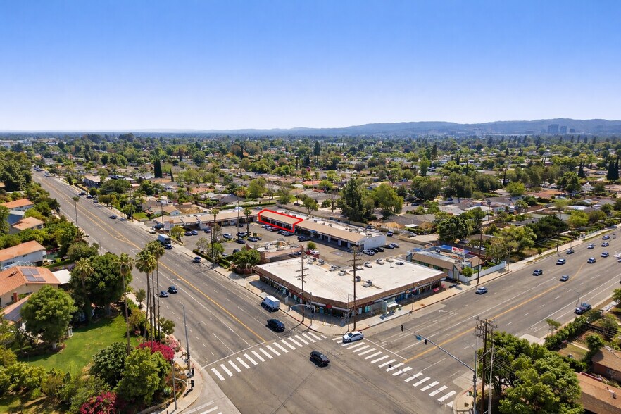 More Photos Of 22718-22742 Roscoe Blvd, West Hills Freestanding For Lease