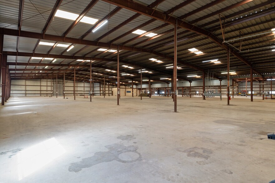 More Photos Of 14392 W Expressway 83, Harlingen Industrial For Sale
