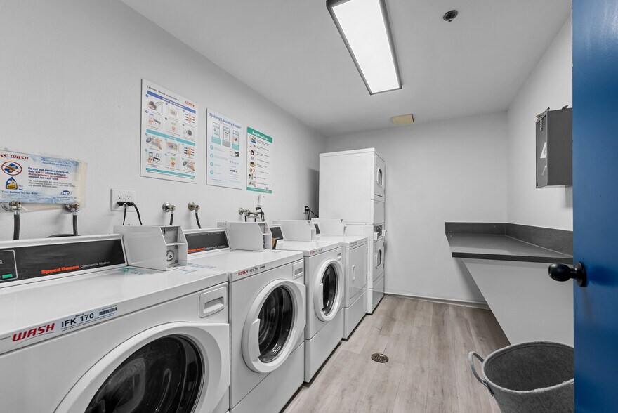 More Photos Of 1400 Venice Blvd, Venice Apartments For Sale