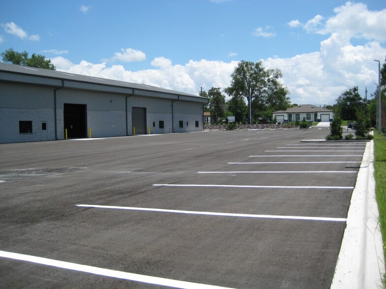 More Photos Of 357 W 4th St, Apopka Warehouse For Lease
