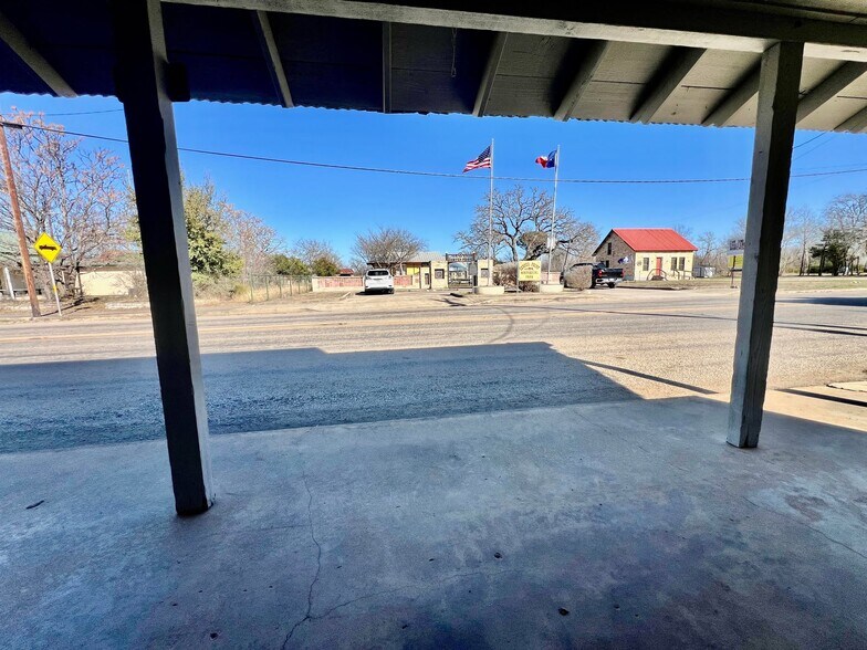 More Photos Of 309 FM 480, Center Point Fast Food For Sale