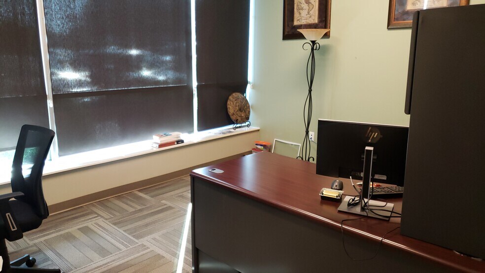 More Photos Of 400-444 Clinchfield St, Kingsport Medical For Sale