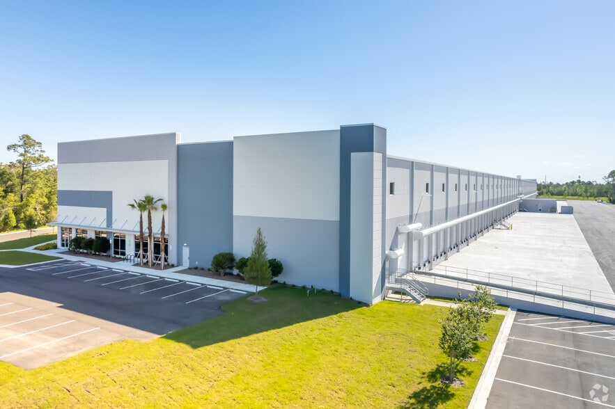 More Photos Of 5281 L B McLeod Rd, Orlando Warehouse For Lease