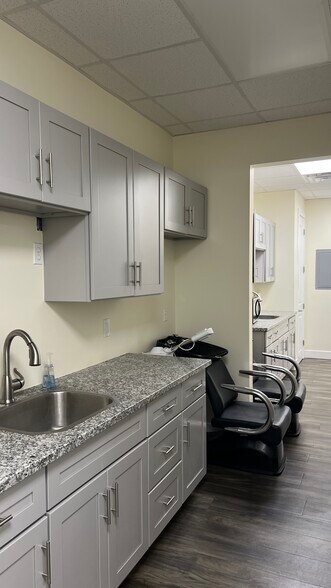 More Photos Of 3107 Elrod Rd, Katy Unknown For Lease