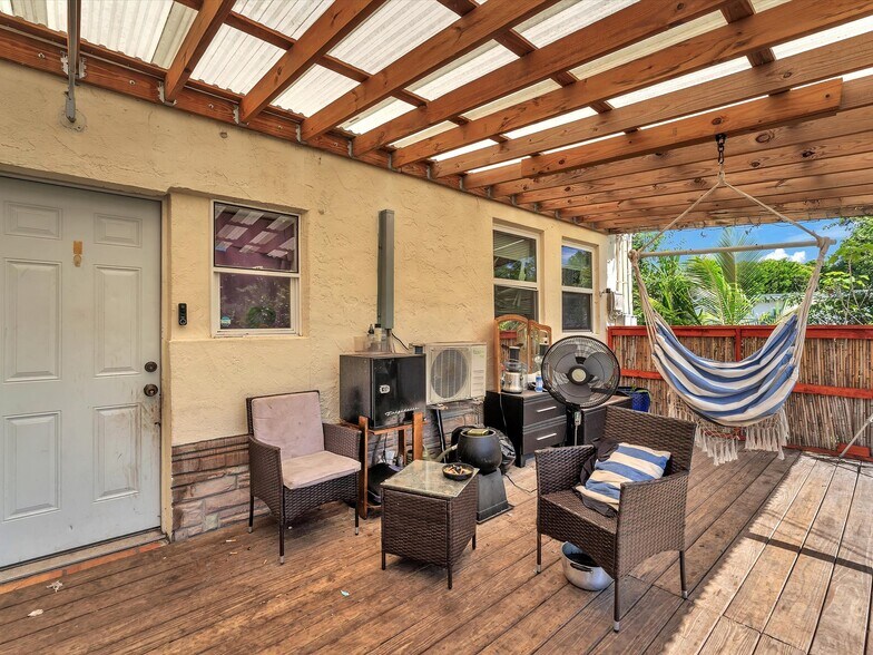 More Photos Of 1932 Dewey St, Hollywood Land For Sale