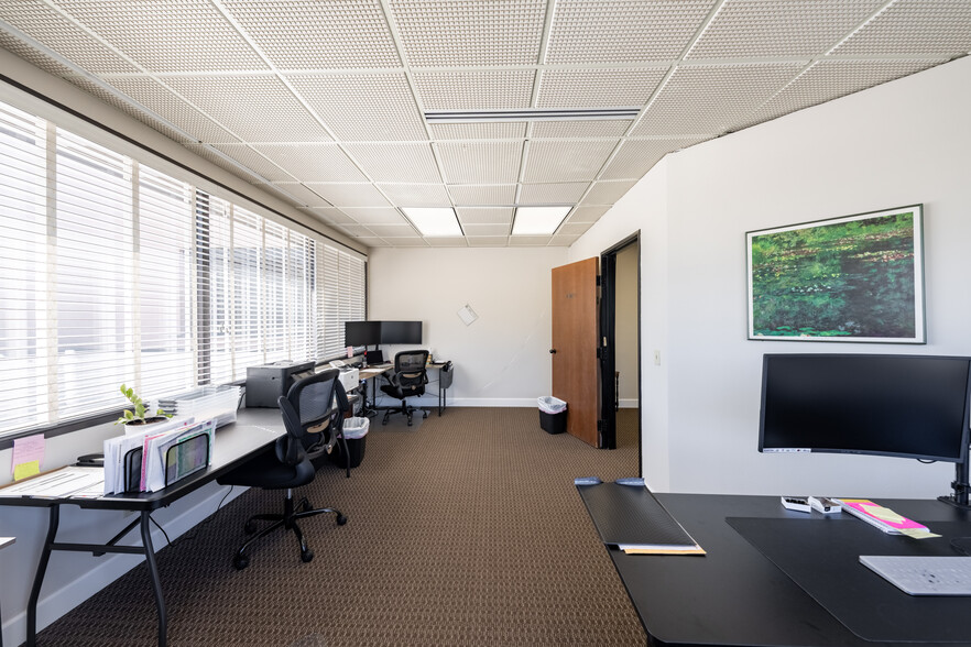 More Photos Of 100 2nd St E, Whitefish Office For Lease