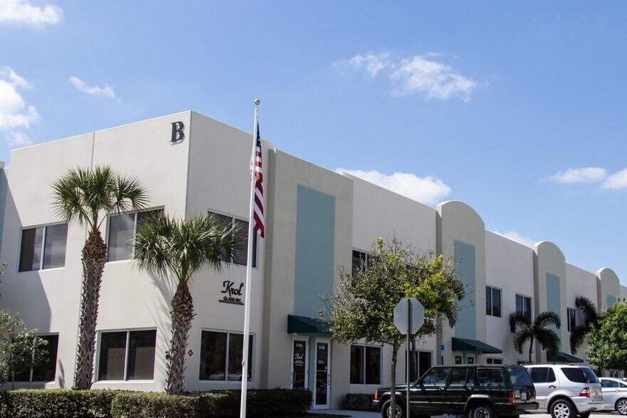 More Photos Of 3677 23rd Ave S, Lake Worth Beach Distribution For Sale