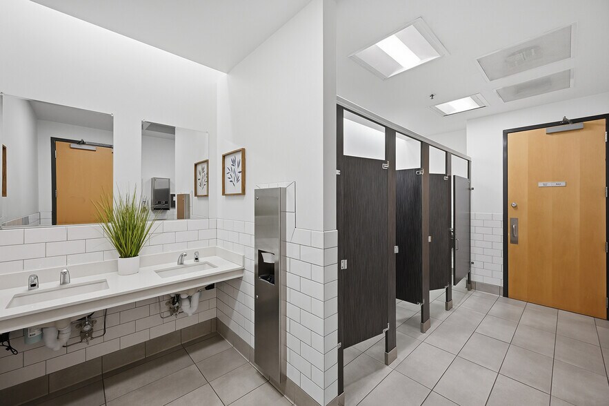 More Photos Of 630 Plaza Dr, Highlands Ranch Unknown For Lease