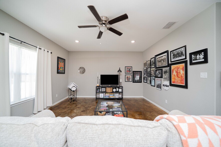 More Photos Of 128 Loye Ln, Hawkins Apartments For Sale