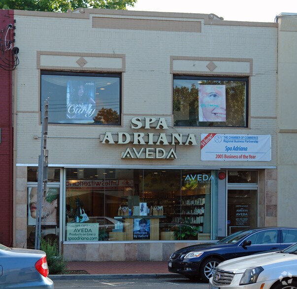 More Photos Of 266 Main St, Huntington Storefront For Lease