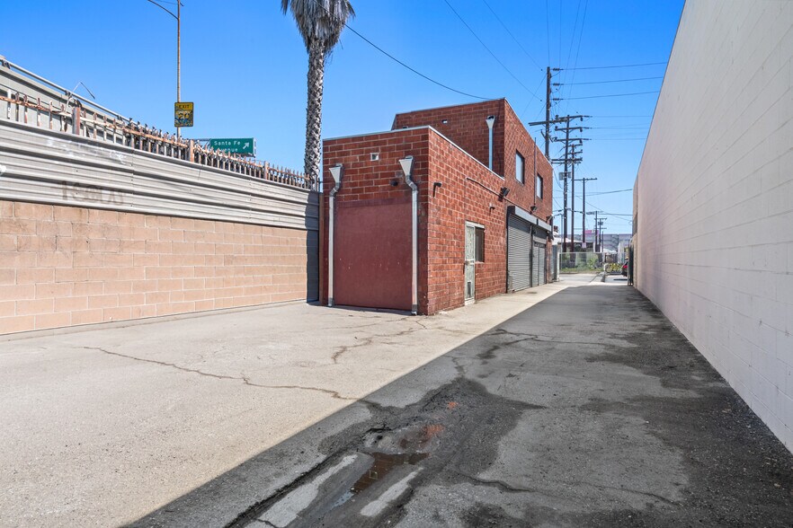 More Photos Of 1509 Mateo St, Los Angeles Office Residential For Sale