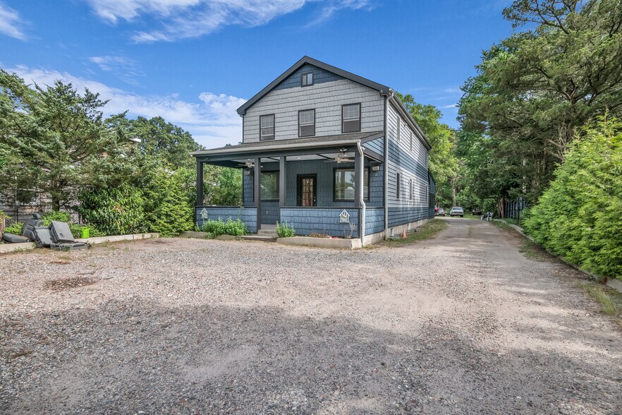 More Photos Of 715 Flanders Rd, Riverhead Office For Sale