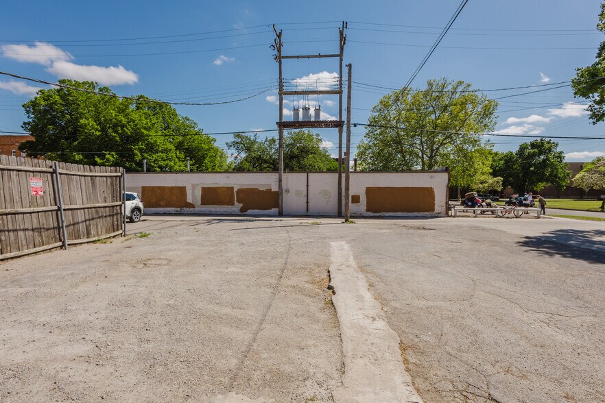 More Photos Of 1115 W Douglas Ave, Wichita Storefront For Sale
