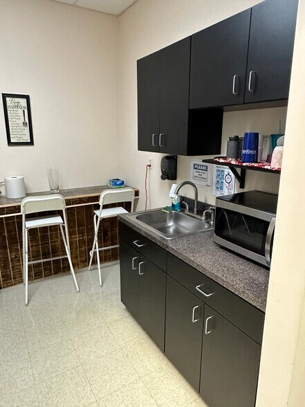 More Photos Of 10501 S Orange Ave, Orlando Light Manufacturing For Sale