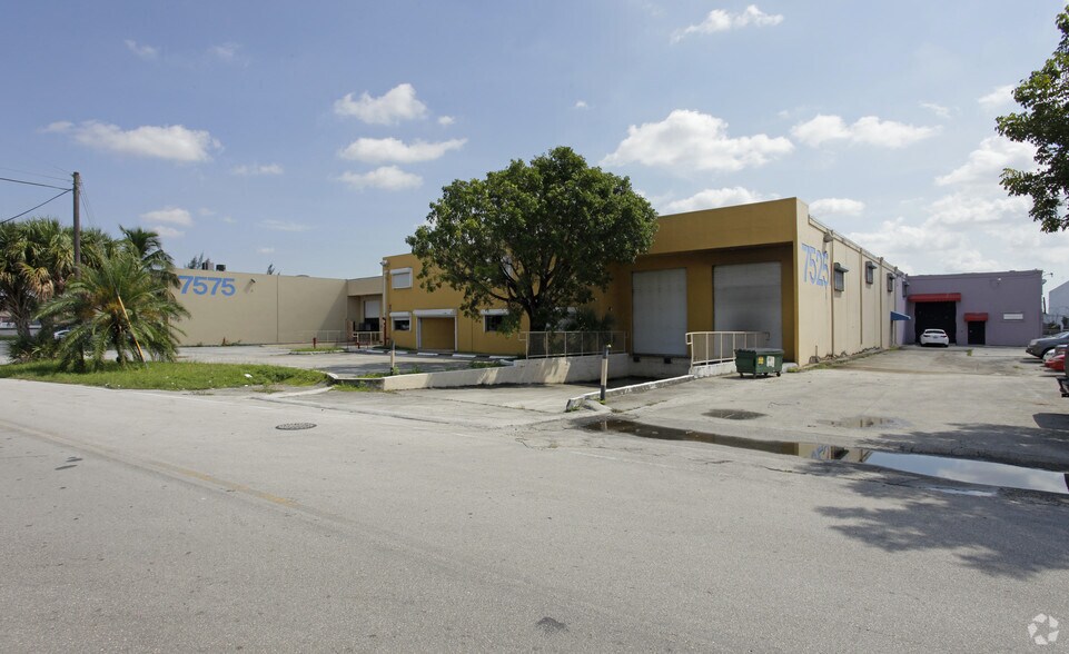 More Photos Of 7525-7575 NW 74th Ave, Medley Manufacturing For Lease