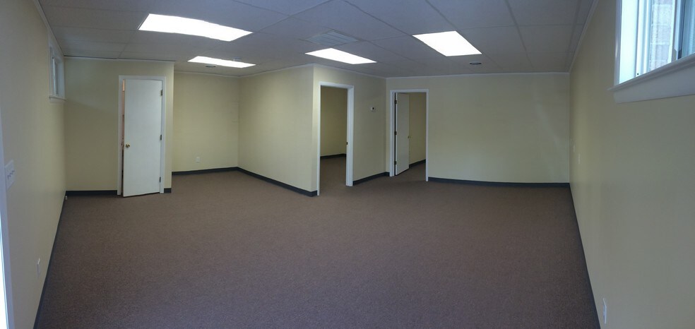 More Photos Of 201 Possum Park Rd, Newark Medical For Lease