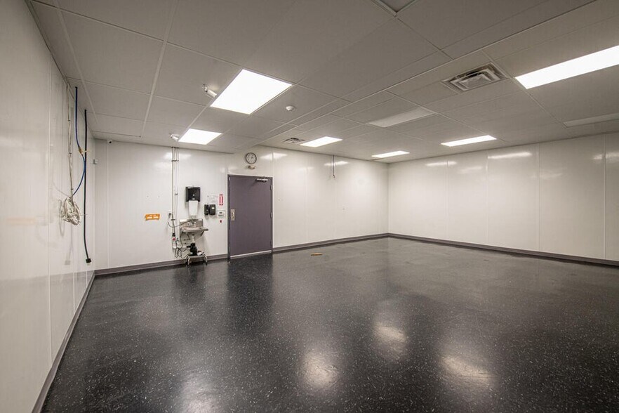 More Photos Of 1105 Constitution Dr, Trinidad Food Processing For Sale