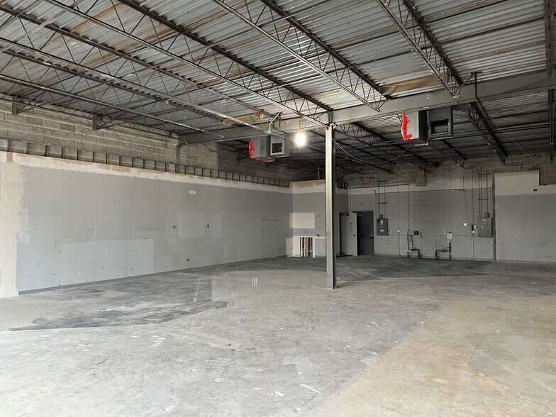 More Photos Of 1025-1069 E 9th St, Lockport Unknown For Lease