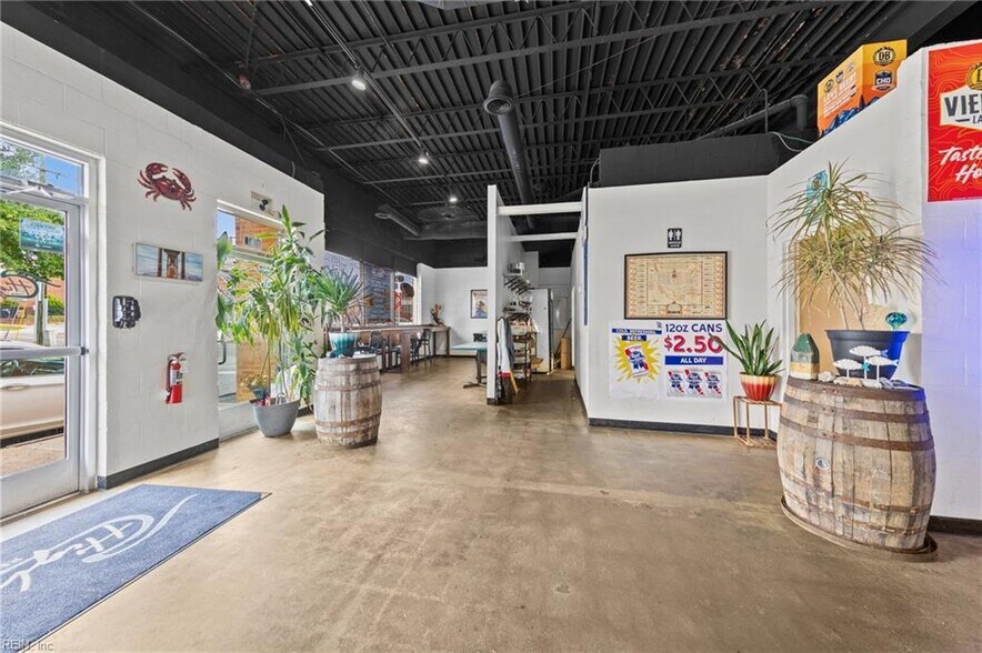 More Photos Of 130 Commerce St, Suffolk Restaurant For Sale