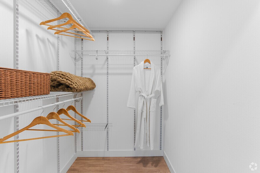 More Photos Of 10568 Gateway Promenade, El Monte Apartments For Lease