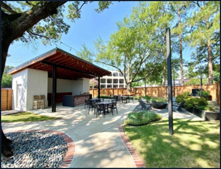 More Photos Of 1053 Oakhaven Rd, Memphis Office Residential For Sale