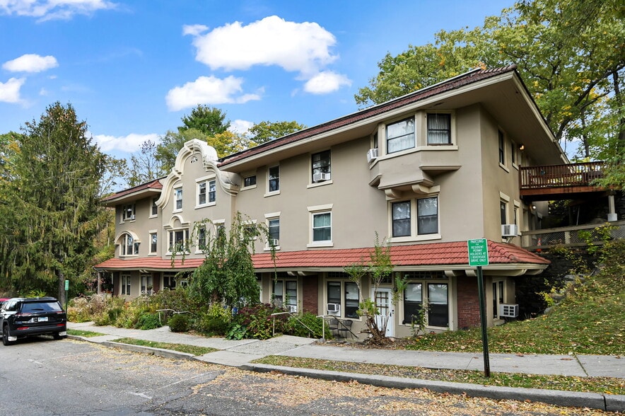 Primary Photo Of 1 Riverside Dr, Sleepy Hollow Village Apartments For Sale
