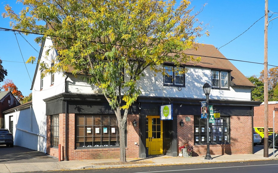 More Photos Of 1511 Bethlehem Pike, Flourtown Storefront Retail Residential For Sale