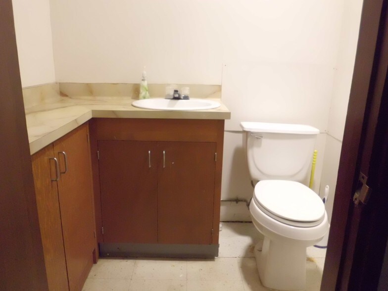 More Photos Of 99-128 Aiea Heights Dr, Aiea Medical For Sale